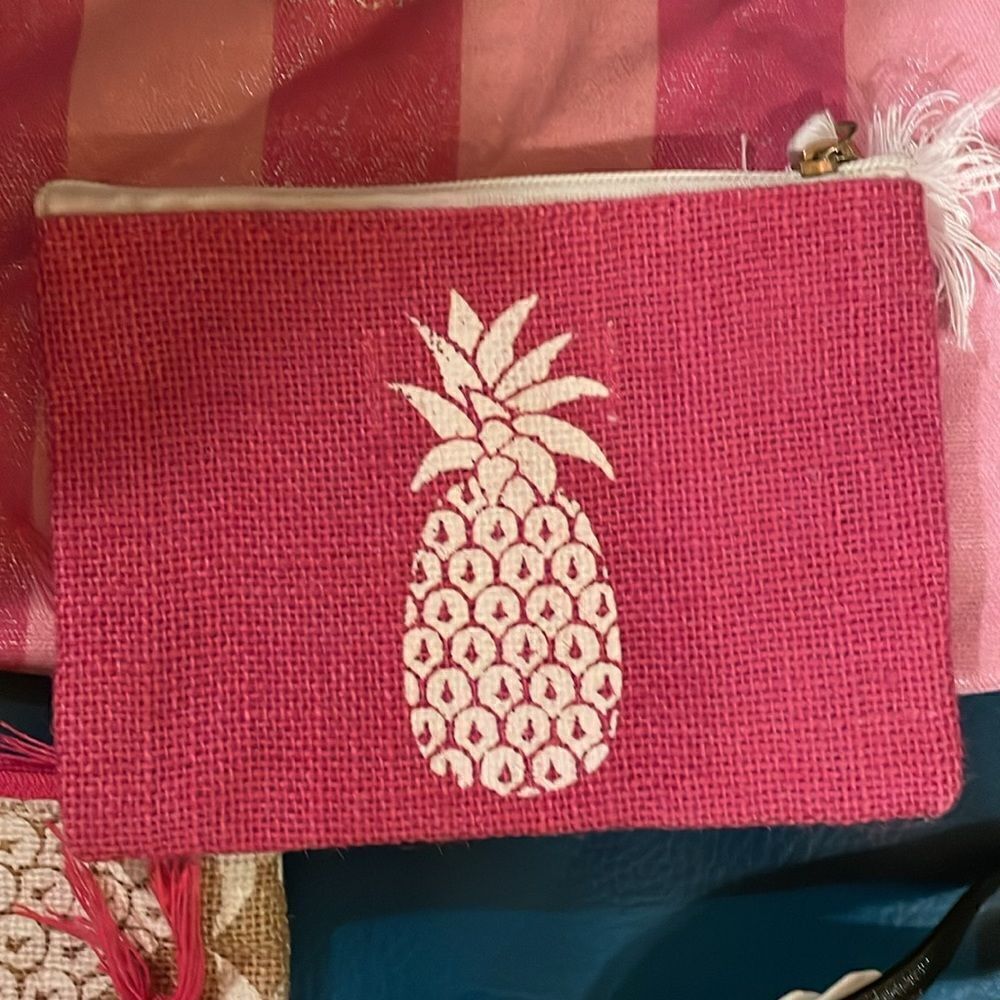 Makeup Bags  - Picture 6 of 8